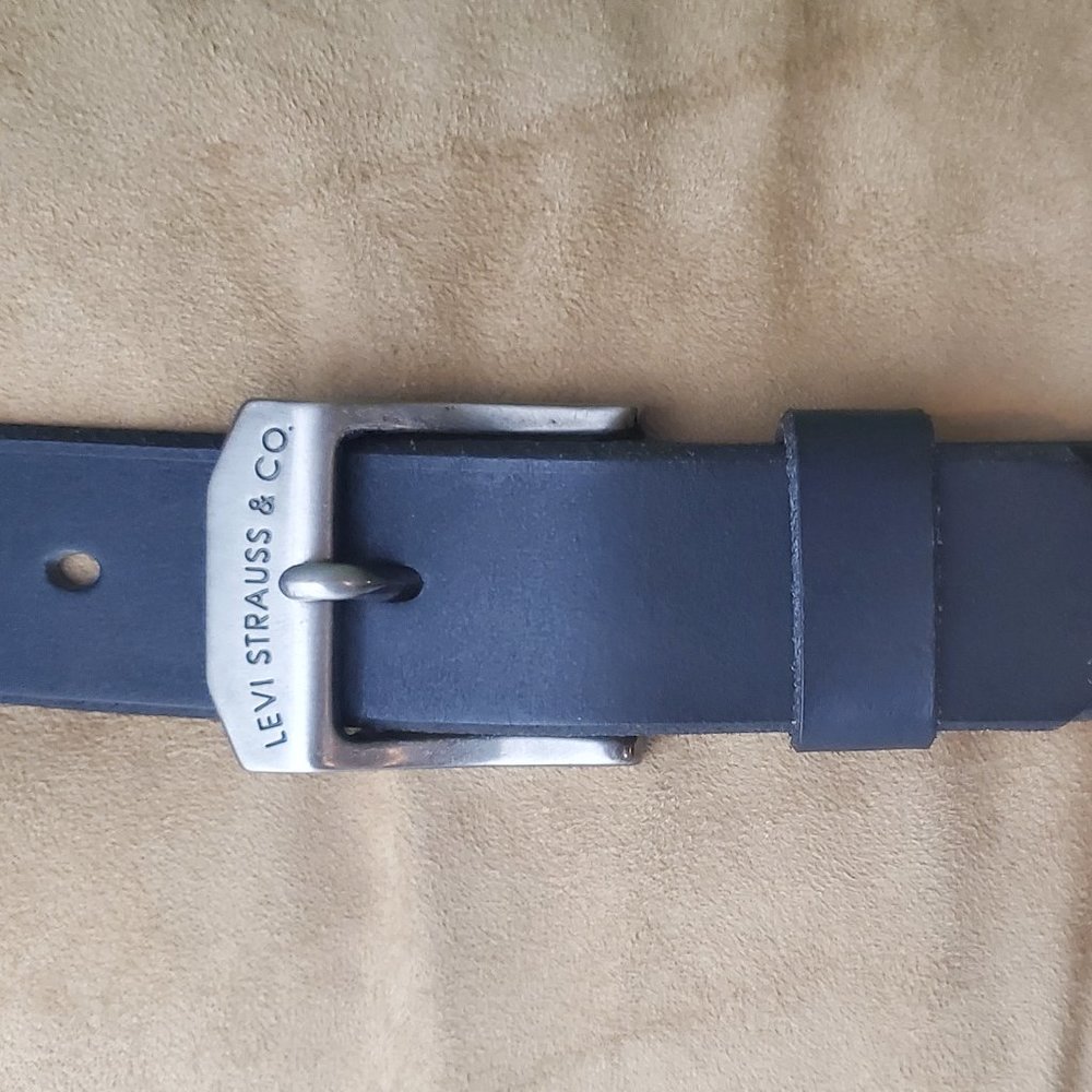 LEVI’S Genuine Italian Leather Belt Black #3648 Snap To Fit Your Buckle 38/95